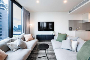 Resort Style Living 2 Bed Apt with Pool BBQ